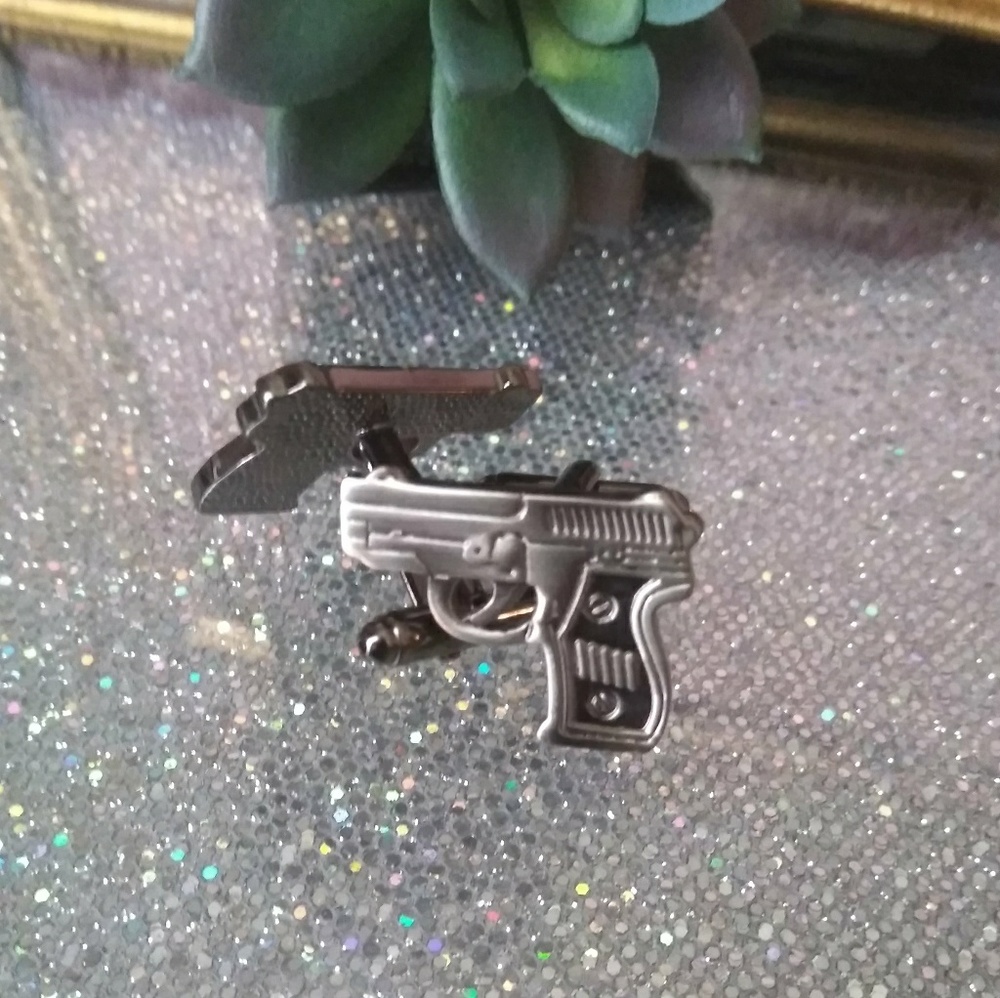 Sale💕Gun Cufflinks - Picture 3 of 3